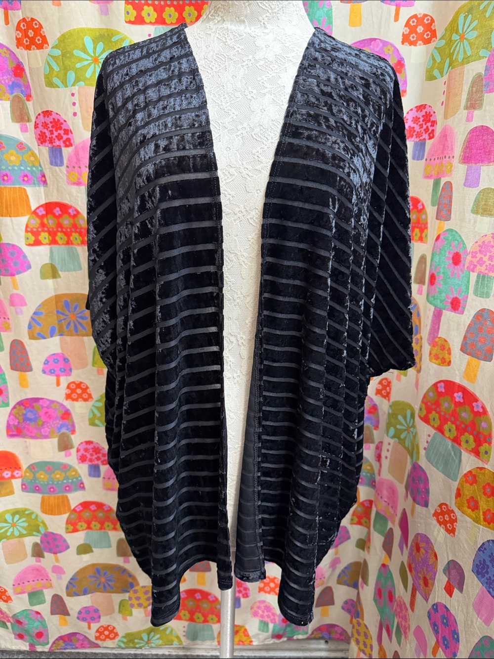 JM Fleurette Open Front Topper. Medium